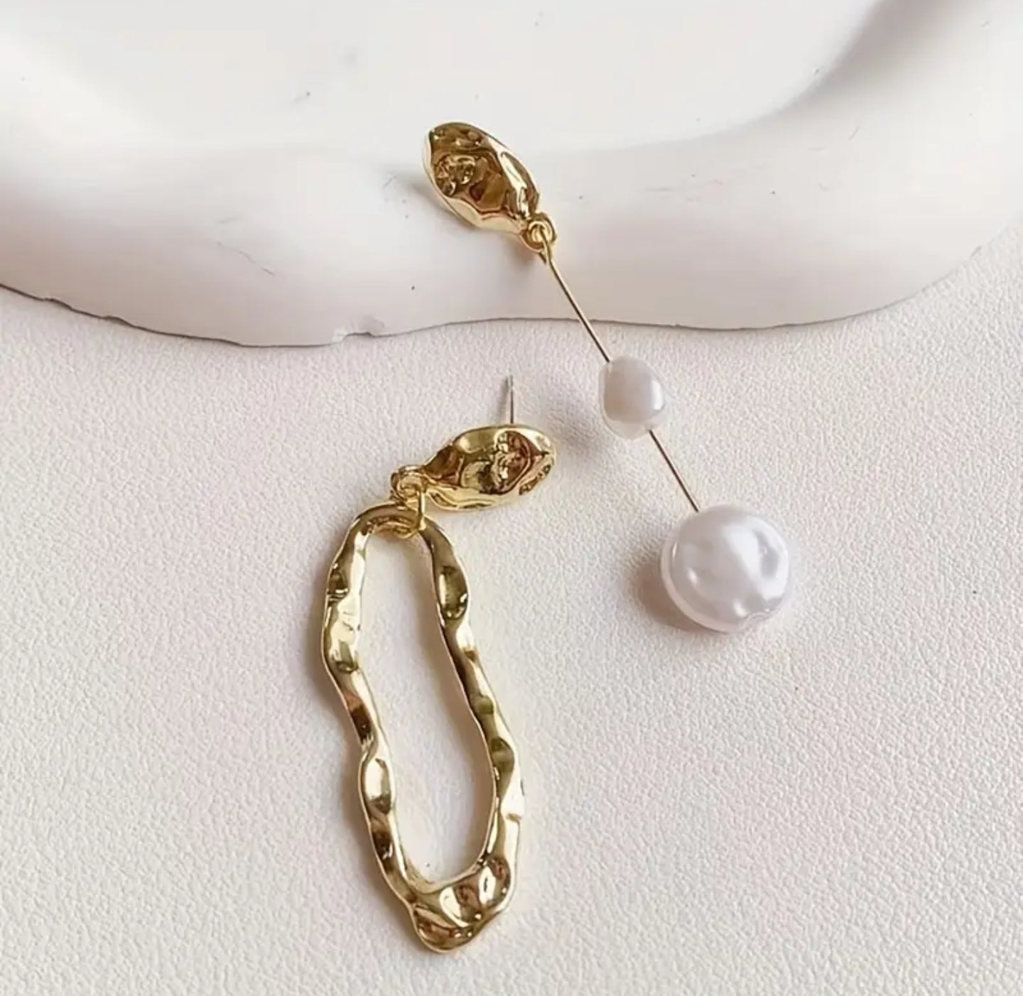 Calluses Geometric Pearl Drops