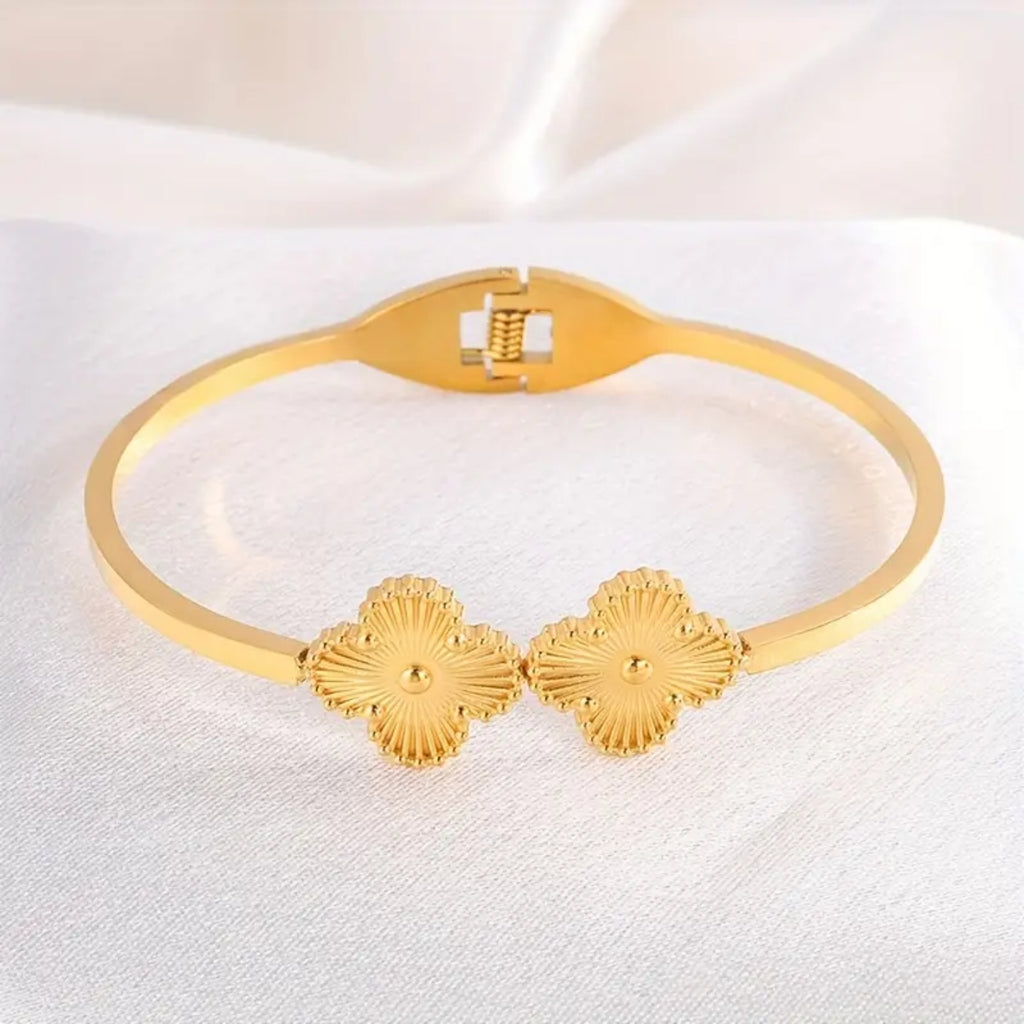 Clover Gleam Cuff