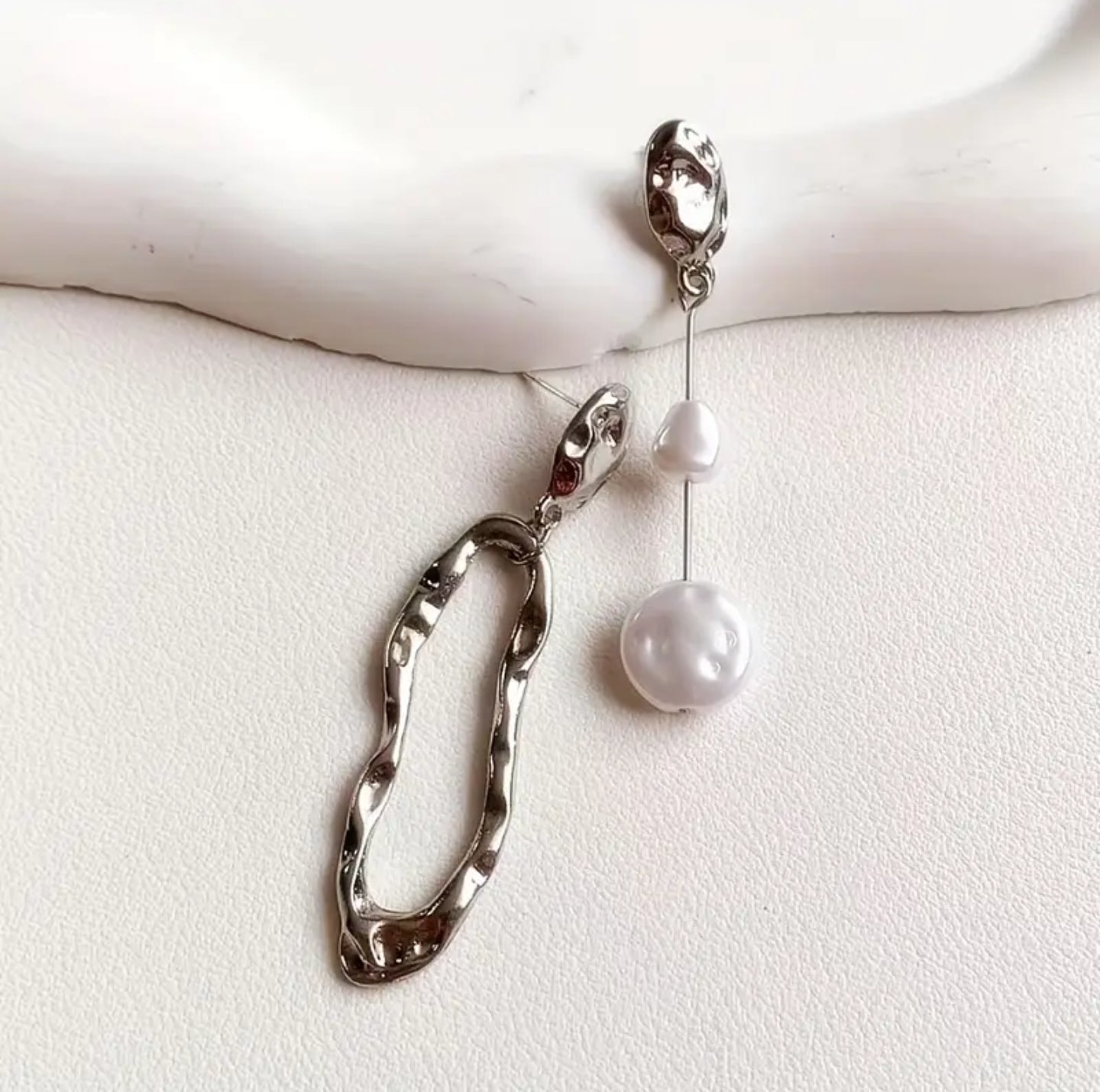 Calluses Geometric Pearl Drops